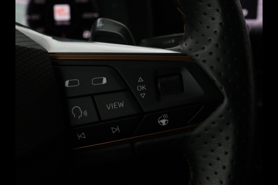 CUPRA Leon 1.4 e-Hybrid | Carplay | Stuurverwarming | Navigatie | Sfeerverlichting | Full LED | Keyless | Sportstoelen | Parkeerhulp | PHEV