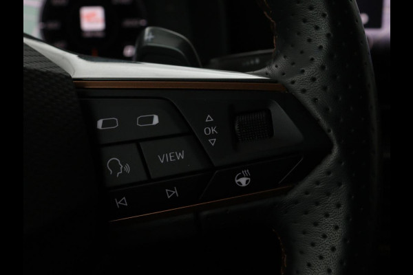 CUPRA Leon 1.4 e-Hybrid | Carplay | Stuurverwarming | Navigatie | Sfeerverlichting | Full LED | Keyless | Sportstoelen | Parkeerhulp | PHEV