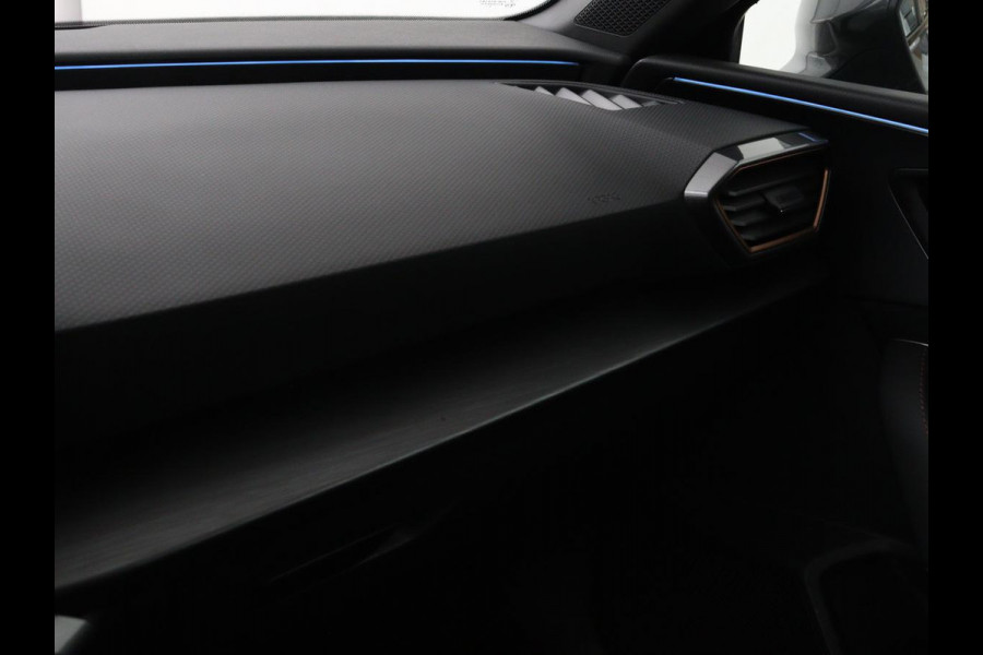 CUPRA Leon 1.4 e-Hybrid | Carplay | Stuurverwarming | Navigatie | Sfeerverlichting | Full LED | Keyless | Sportstoelen | Parkeerhulp | PHEV