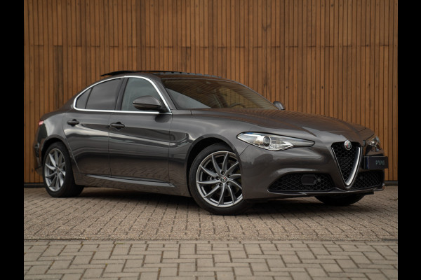 Alfa Romeo Giulia 2.0T Super | Pano-dak | Leder | CarPlay | Veloce bumper | Camera