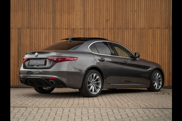 Alfa Romeo Giulia 2.0T Super | Pano-dak | Leder | CarPlay | Veloce bumper | Camera