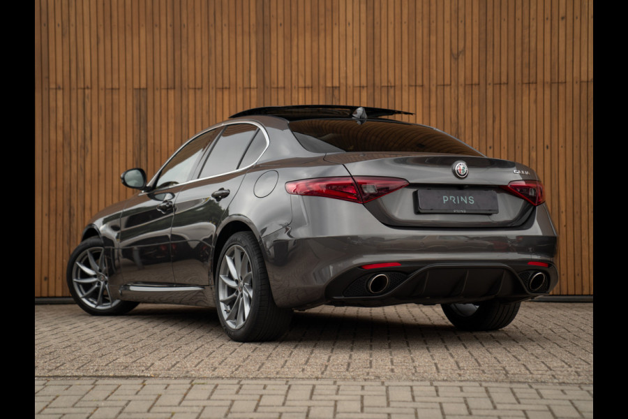 Alfa Romeo Giulia 2.0T Super | Pano-dak | Leder | CarPlay | Veloce bumper | Camera