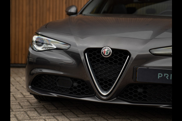Alfa Romeo Giulia 2.0T Super | Pano-dak | Leder | CarPlay | Veloce bumper | Camera