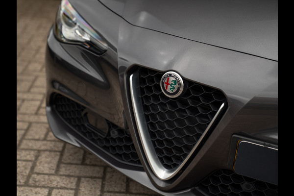 Alfa Romeo Giulia 2.0T Super | Pano-dak | Leder | CarPlay | Veloce bumper | Camera