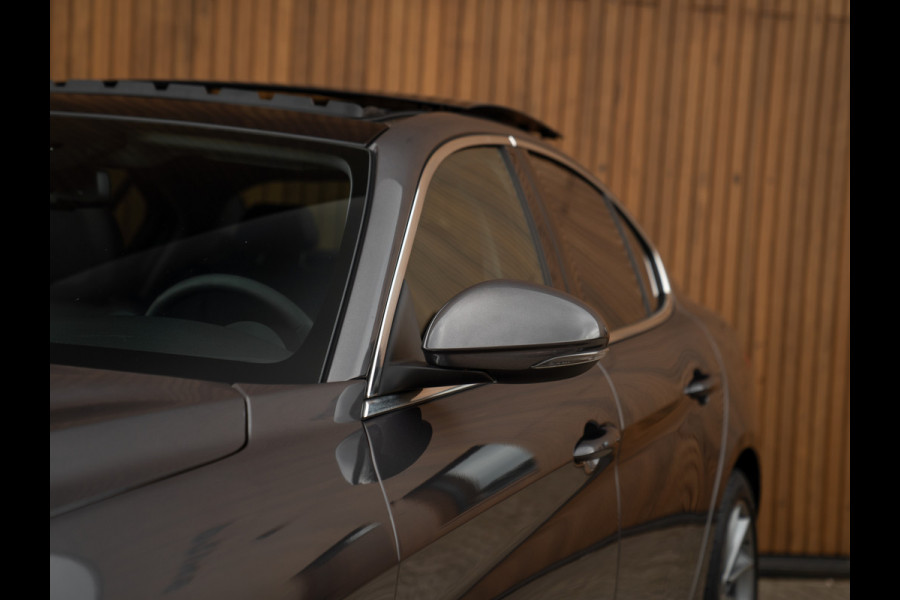Alfa Romeo Giulia 2.0T Super | Pano-dak | Leder | CarPlay | Veloce bumper | Camera