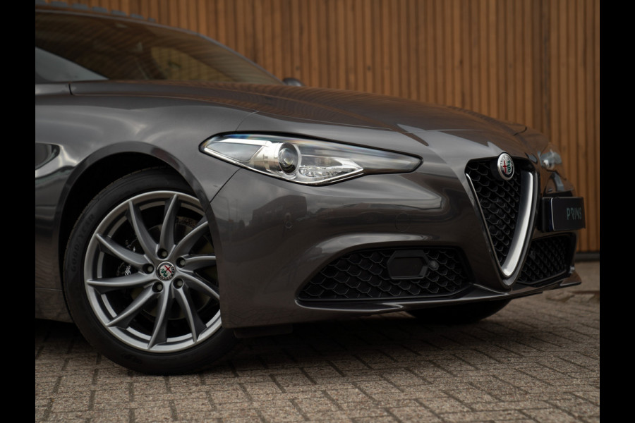 Alfa Romeo Giulia 2.0T Super | Pano-dak | Leder | CarPlay | Veloce bumper | Camera