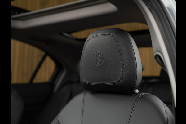 Alfa Romeo Giulia 2.0T Super | Pano-dak | Leder | CarPlay | Veloce bumper | Camera