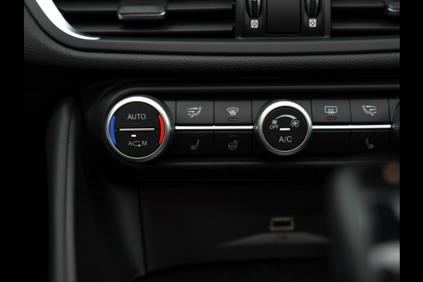 Alfa Romeo Giulia 2.0T Super | Pano-dak | Leder | CarPlay | Veloce bumper | Camera
