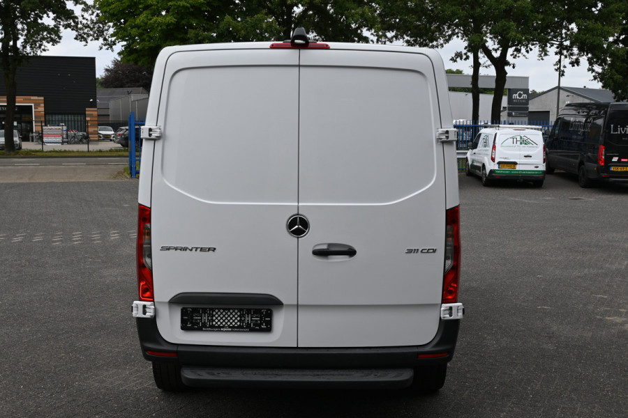 Mercedes-Benz Sprinter 311 CDI L1H1 RWD MBUX met camera, Apple Carplay/Android Auto, Standkachel