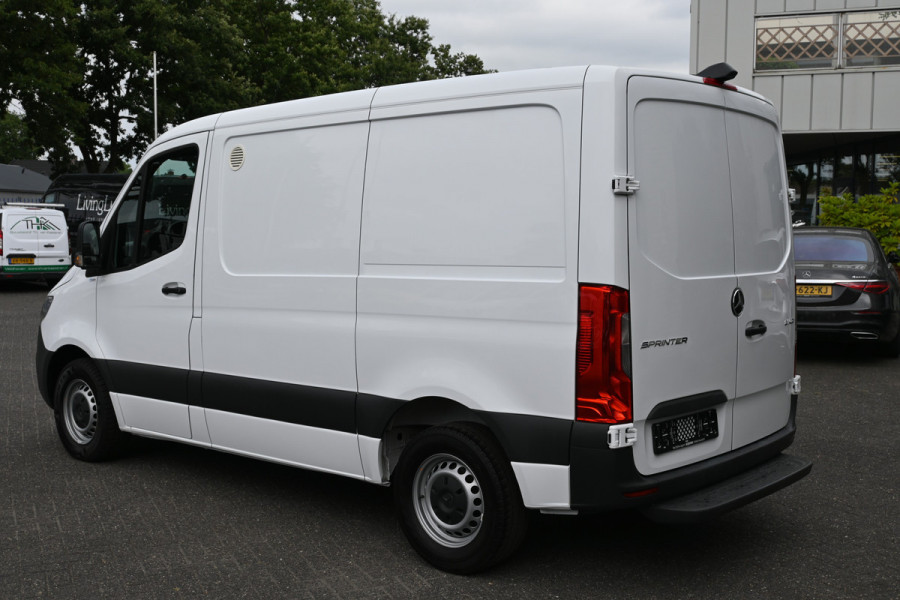Mercedes-Benz Sprinter 311 CDI L1H1 RWD MBUX met camera, Apple Carplay/Android Auto, Standkachel