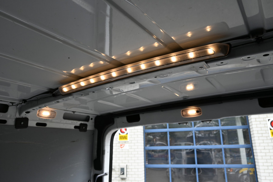 Mercedes-Benz Sprinter 311 CDI L1H1 RWD MBUX met camera, Apple Carplay/Android Auto, Standkachel
