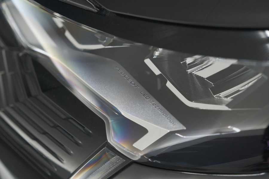 Peugeot 5008 PureTech 130 EAT8 Active Pack | 7 Zitplaatsen | Camera | Navigatie | Apple Carplay | Parkeersensoren