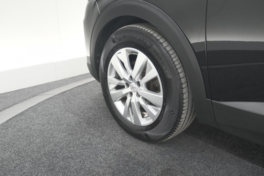 Peugeot 5008 PureTech 130 EAT8 Active Pack | 7 Zitplaatsen | Camera | Navigatie | Apple Carplay | Parkeersensoren