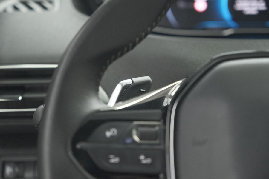 Peugeot 5008 PureTech 130 EAT8 Active Pack | 7 Zitplaatsen | Camera | Navigatie | Apple Carplay | Parkeersensoren