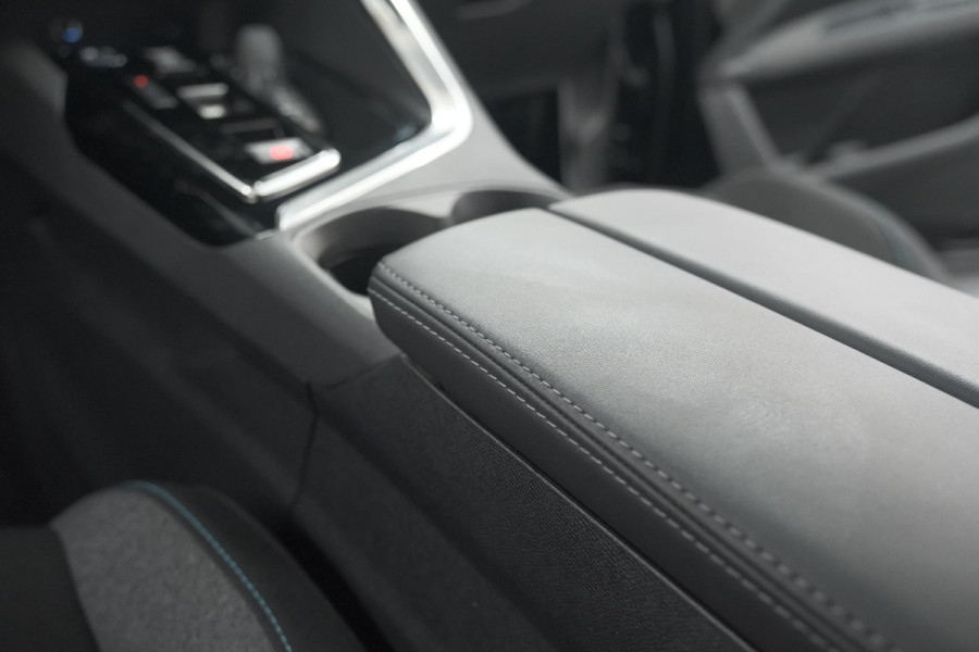 Peugeot 5008 PureTech 130 EAT8 Active Pack | 7 Zitplaatsen | Camera | Navigatie | Apple Carplay | Parkeersensoren