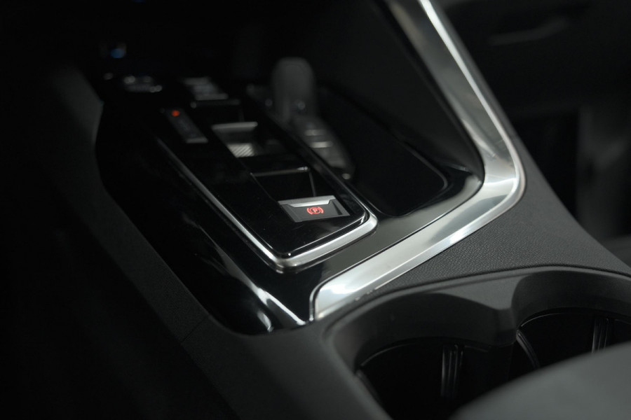 Peugeot 5008 PureTech 130 EAT8 Active Pack | 7 Zitplaatsen | Camera | Navigatie | Apple Carplay | Parkeersensoren