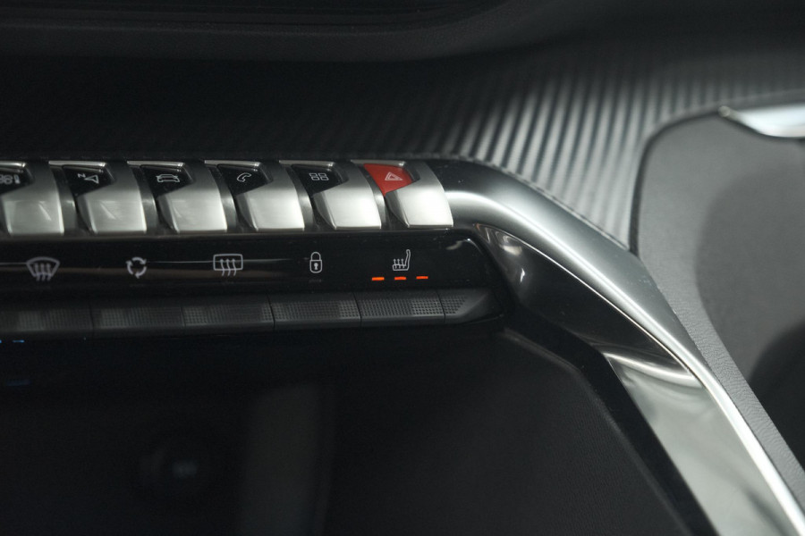 Peugeot 5008 PureTech 130 EAT8 Active Pack | 7 Zitplaatsen | Camera | Navigatie | Apple Carplay | Parkeersensoren