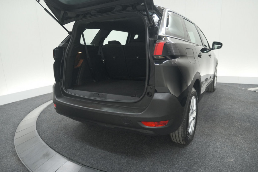 Peugeot 5008 PureTech 130 EAT8 Active Pack | 7 Zitplaatsen | Camera | Navigatie | Apple Carplay | Parkeersensoren