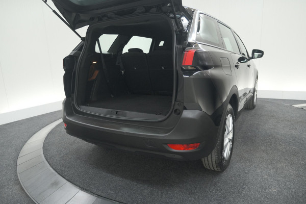 Peugeot 5008 PureTech 130 EAT8 Active Pack | 7 Zitplaatsen | Camera | Navigatie | Apple Carplay | Parkeersensoren