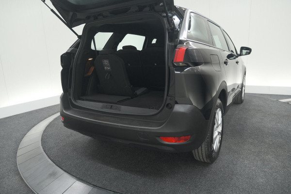 Peugeot 5008 PureTech 130 EAT8 Active Pack | 7 Zitplaatsen | Camera | Navigatie | Apple Carplay | Parkeersensoren