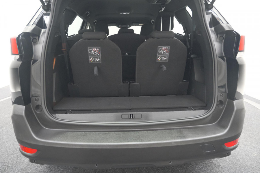 Peugeot 5008 PureTech 130 EAT8 Active Pack | 7 Zitplaatsen | Camera | Navigatie | Apple Carplay | Parkeersensoren