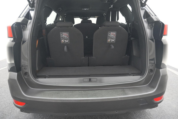 Peugeot 5008 PureTech 130 EAT8 Active Pack | 7 Zitplaatsen | Camera | Navigatie | Apple Carplay | Parkeersensoren