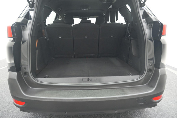 Peugeot 5008 PureTech 130 EAT8 Active Pack | 7 Zitplaatsen | Camera | Navigatie | Apple Carplay | Parkeersensoren