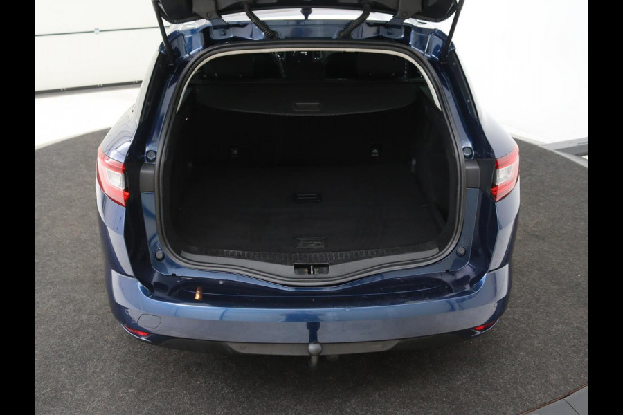 Renault Mégane 1.5 dCi Zen | Trekhaak | Navigatie | Climate control | Parkeerhulp | Bluetooth | Cruise control