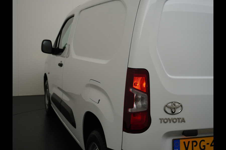 Toyota PROACE CITY D102pk D-4D Navi Apple/Android ECC Pdc Bluetooth CruiseControl Elek.Ramen Airco Schuifdeur Rechts Usb Mistlampen Regensensor Aut.Verlichting Elek.inkl.spiegels Live 1.500kg Trekvermogen Origineel Nederlandse auto EURO 6