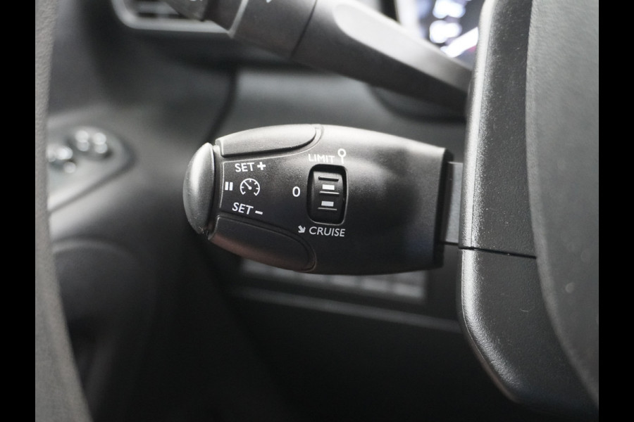 Toyota PROACE CITY D102pk D-4D Navi Apple/Android ECC Pdc Bluetooth CruiseControl Elek.Ramen Airco Schuifdeur Rechts Usb Mistlampen Regensensor Aut.Verlichting Elek.inkl.spiegels Live 1.500kg Trekvermogen Origineel Nederlandse auto EURO 6