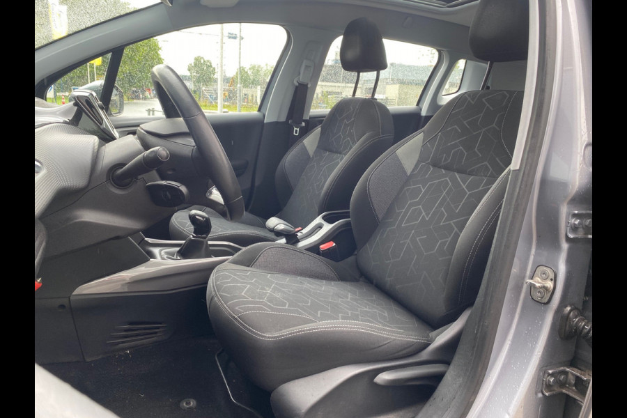 Peugeot 2008 BWJ 2018 | 1.2 PT 111PK Blue Lion | PANO | TREKHAAK | NAVI | AIRCO | CRUISE | PDC |