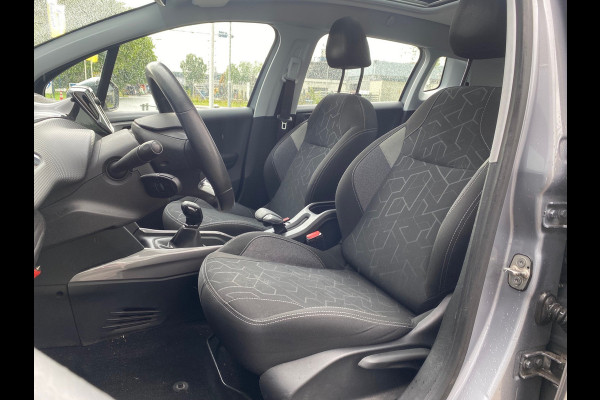Peugeot 2008 BWJ 2018 | 1.2 PT 111PK Blue Lion | PANO | TREKHAAK | NAVI | AIRCO | CRUISE | PDC |