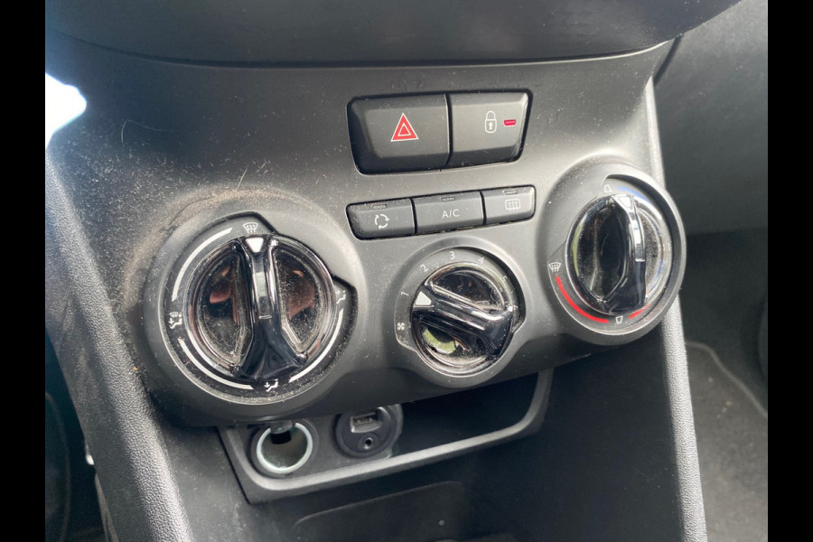 Peugeot 2008 BWJ 2018 | 1.2 PT 111PK Blue Lion | PANO | TREKHAAK | NAVI | AIRCO | CRUISE | PDC |