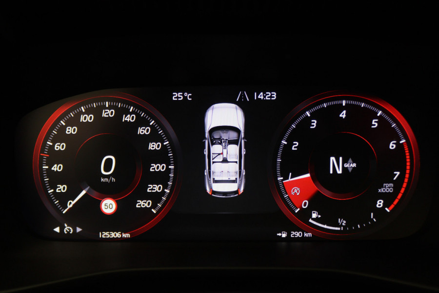 Volvo XC40 1.5 T3 Momentum Pro Camera, Apple Carplay, LED, Cruise, PDC