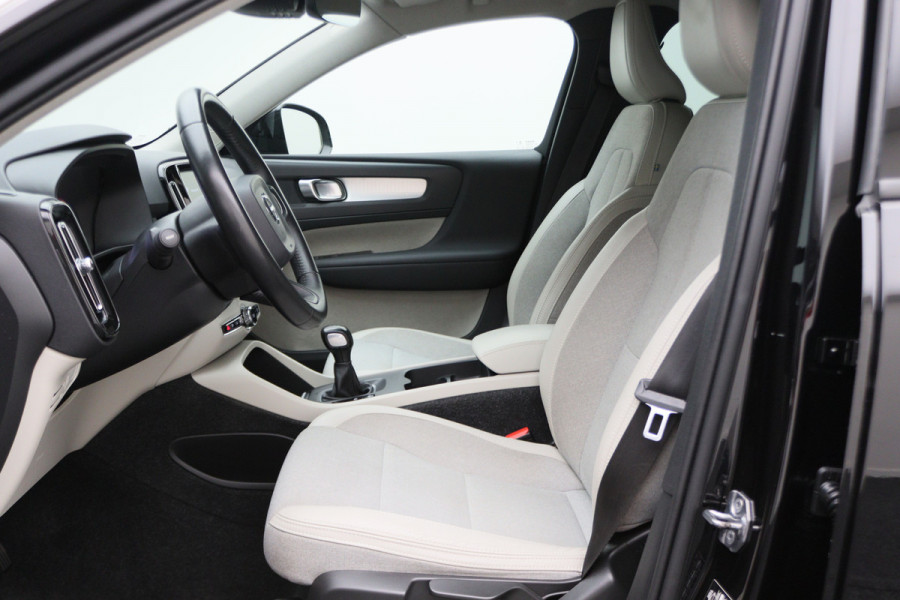 Volvo XC40 1.5 T3 Momentum Pro Camera, Apple Carplay, LED, Cruise, PDC