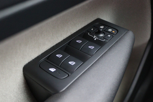 Volvo XC40 1.5 T3 Momentum Pro Camera, Apple Carplay, LED, Cruise, PDC