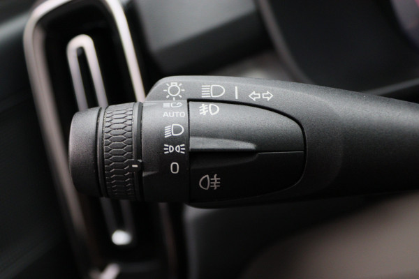 Volvo XC40 1.5 T3 Momentum Pro Camera, Apple Carplay, LED, Cruise, PDC