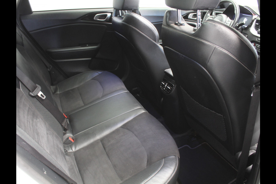 Kia Ceed Sportswagon 1.4 T-GDi GT-Line CAMERA | ELECSCHDAK | CRUISE | LED | NAVI | CARPLAY | TREKHAAK | STOEL-STUURVERW
