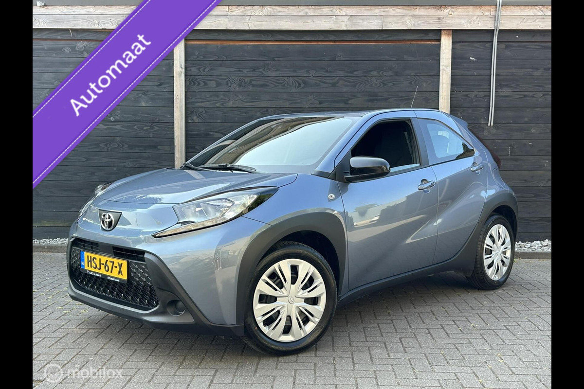 Toyota Aygo X 1.0 VVT-i S-CVT AUTOMAAT Envy Clima / Camera / Carplay / 14.315 KM / nov 2024!!! Toyota Aygo X 1.0 VVT-i S-CVT AUTOMAAT Envy Clima / Camera / Carplay / 14.315 KM / nov 2024!!!