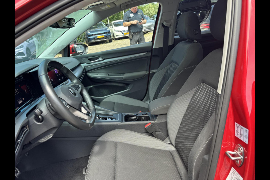 Volkswagen Golf 1.0 eTSI Life PANORAMADAK | ADD. CRUISE | VIRTUAL DASH | NAVIGATIE | RIJKLAARPRIJS incl. 12mnd BOVAG