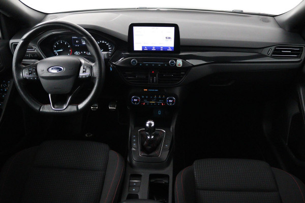 Ford FOCUS Wagon 1.5 EcoBoost ST Line Business (PARKEERSENSOREN, TREKHAAK, STOELVERWARMING, NAVIGATIE, NL-AUTO)