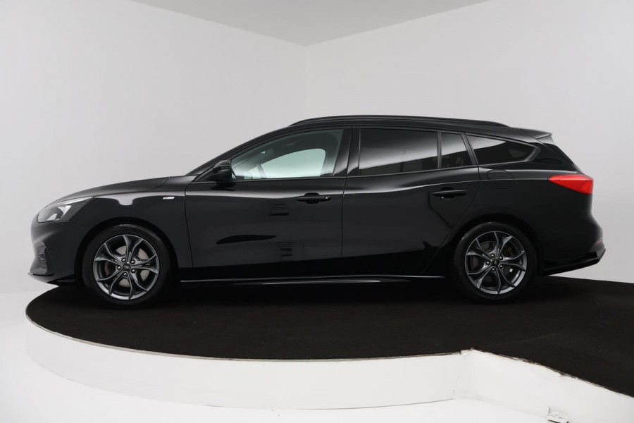 Ford FOCUS Wagon 1.5 EcoBoost ST Line Business (PARKEERSENSOREN, TREKHAAK, STOELVERWARMING, NAVIGATIE, NL-AUTO)