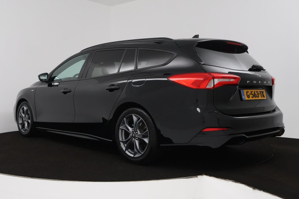 Ford FOCUS Wagon 1.5 EcoBoost ST Line Business (PARKEERSENSOREN, TREKHAAK, STOELVERWARMING, NAVIGATIE, NL-AUTO)