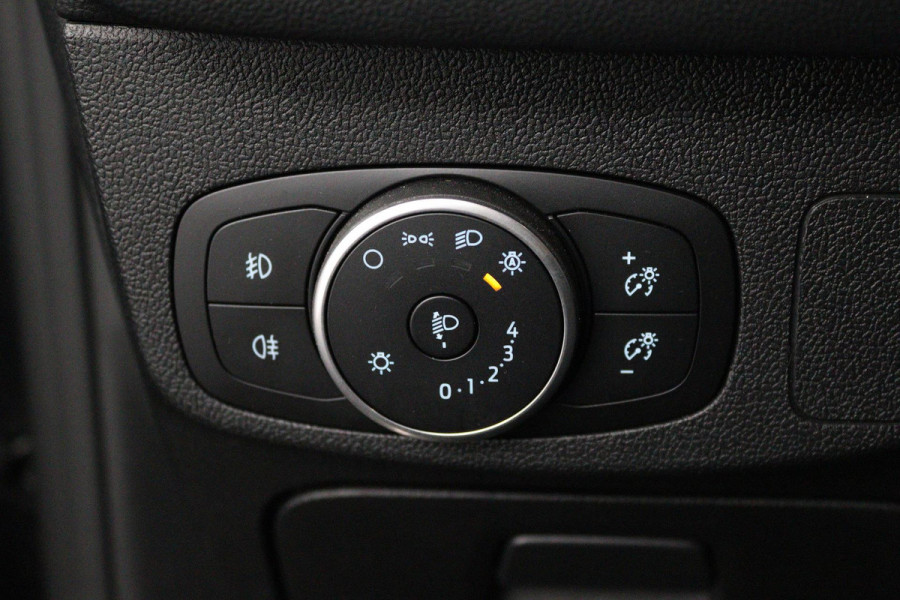 Ford FOCUS Wagon 1.5 EcoBoost ST Line Business (PARKEERSENSOREN, TREKHAAK, STOELVERWARMING, NAVIGATIE, NL-AUTO)