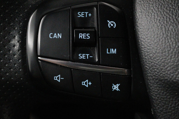 Ford FOCUS Wagon 1.5 EcoBoost ST Line Business (PARKEERSENSOREN, TREKHAAK, STOELVERWARMING, NAVIGATIE, NL-AUTO)