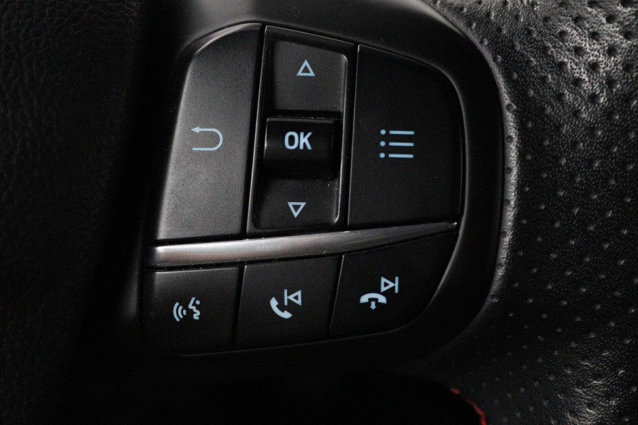Ford FOCUS Wagon 1.5 EcoBoost ST Line Business (PARKEERSENSOREN, TREKHAAK, STOELVERWARMING, NAVIGATIE, NL-AUTO)
