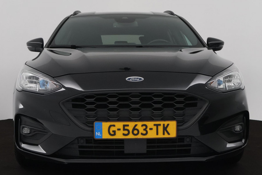 Ford FOCUS Wagon 1.5 EcoBoost ST Line Business (PARKEERSENSOREN, TREKHAAK, STOELVERWARMING, NAVIGATIE, NL-AUTO)