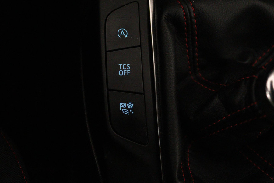 Ford FOCUS Wagon 1.5 EcoBoost ST Line Business (PARKEERSENSOREN, TREKHAAK, STOELVERWARMING, NAVIGATIE, NL-AUTO)