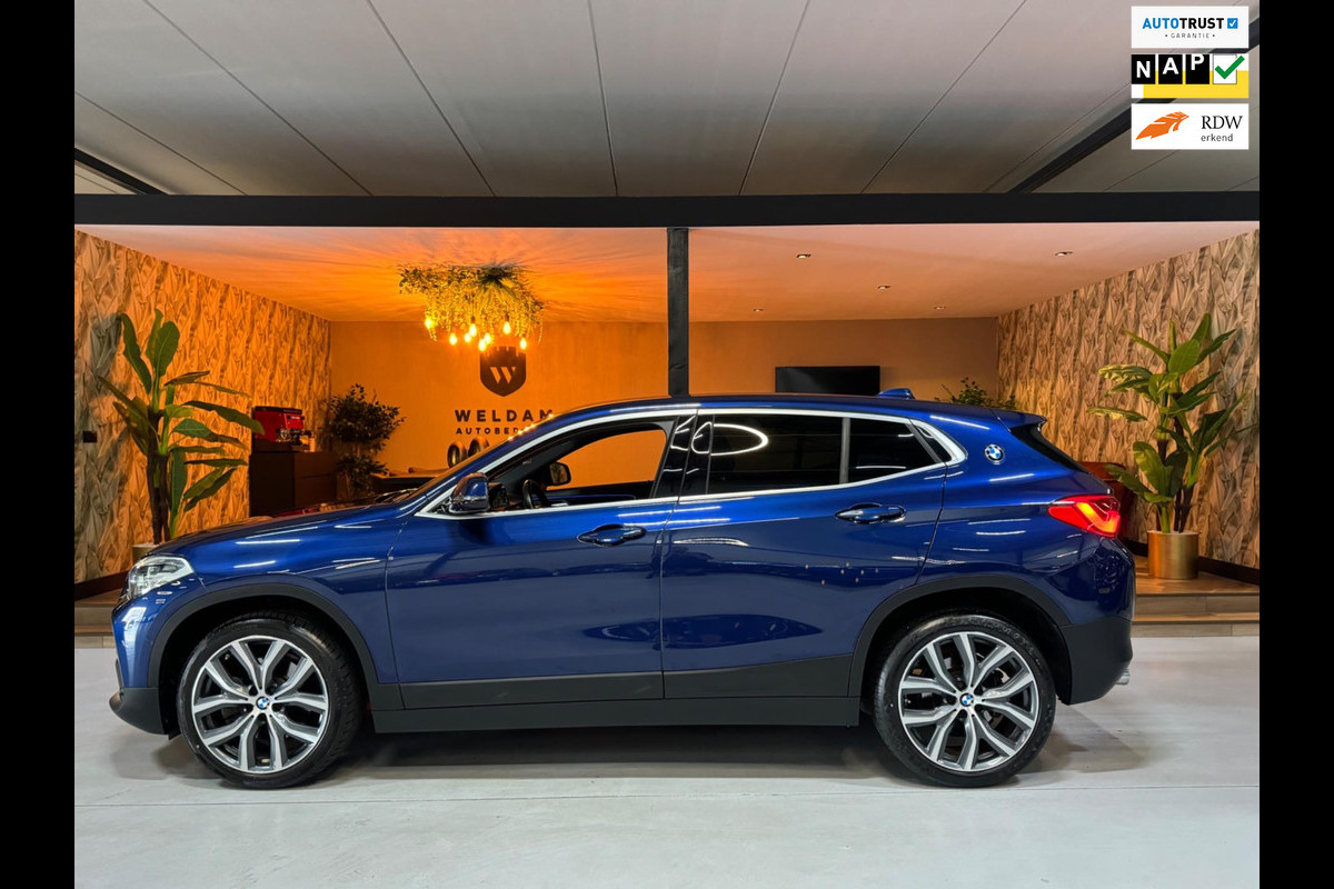BMW X2 SDrive20i Executive Garantie Head-Up StoelVW Elek Achterklep Cruise Clima Navi PDC Led Sfeer Rijklaar BMW X2 SDrive20i Executive Garantie Head-Up StoelVW Elek Achterklep Cruise Clima Navi PDC Led Sfeer Rijklaar