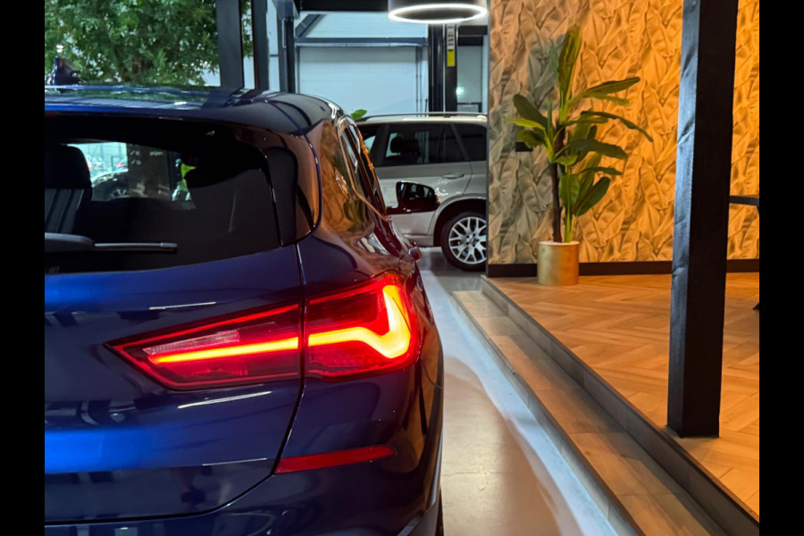 BMW X2 SDrive20i Executive Garantie Head-Up StoelVW Elek Achterklep Cruise Clima Navi PDC Led Sfeer Rijklaar